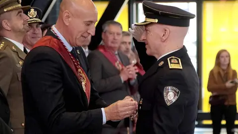 La Policía Local del Ayuntamiento de León ha celebrado este miércoles la festividad de su patrón, San Marcelo, con un acto solemne en el Palacio de Exposiciones presidido por el alcalde de la ciudad, José Antonio Diez. Fotos: Peio García