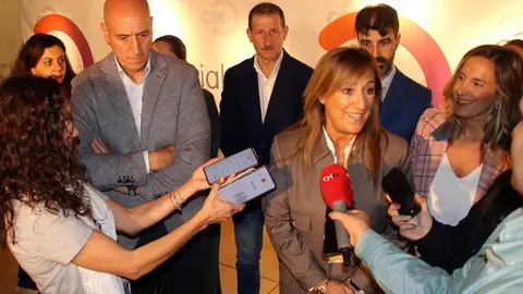 La segunda edición del Congreso de Mujeres Empresarias y Networking Estratégico congrega este jueves a decenas de profesionales en el Salón de Actos de Unicaja con ponencias sobre liderazgo, innovación y sostenibilidad. En las imágenes, la inauguración oficial. Fotos: Peio García