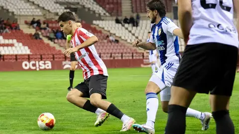 La Ponferradina resuelve sin problemas la eliminatoria de Copa en Logroño. El equipo de Estévez, solvente de principio a fin, hace valer su superioridad para salvar la eliminatoria.