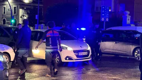 Una discusión de tráfico ha acabado este viernes en bronca, pelea y un detenido en León capital interviniendo hasta media docena de patrullas de Policía Nacional y Local.