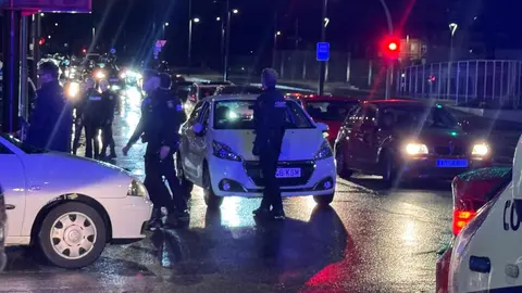 Una discusión de tráfico ha acabado este viernes en bronca, pelea y un detenido en León capital interviniendo hasta media docena de patrullas de Policía Nacional y Local.