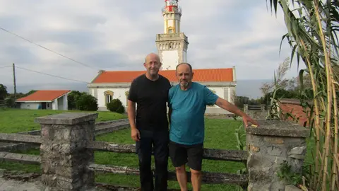 El montañero leonés Javier Fernández culmina el primer recorrido por la Cordillera Cantábrica de extremo a extremo ascendiendo las principales cumbres.