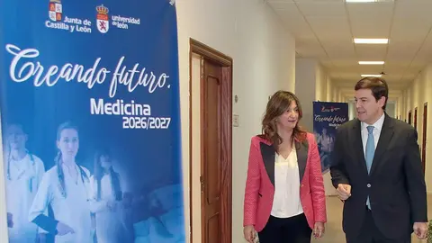 El presidente de la Junta de Castilla y León, Alfonso Fernández Mañueco, se reúne con la rectora de la Universidad de León, Nuria González Álvarez. Fotos: Peio García