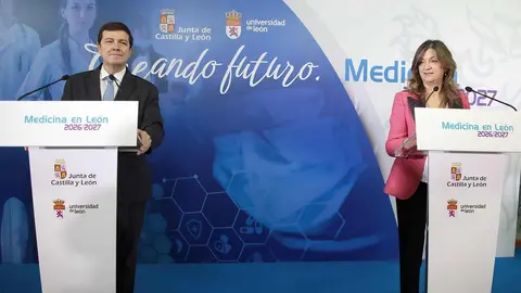 El presidente de la Junta de Castilla y León, Alfonso Fernández Mañueco, se reúne con la rectora de la Universidad de León, Nuria González Álvarez. Fotos: Peio García