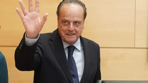 El presidente del Consejo de Cuentas de Castilla y León, Mario Amilivia, presenta en la Comisión de Economía y Hacienda el informe ‘Análisis del nivel de prestación y asistencia de la Diputación de León a los pequeños municipios, ejercicio 2019-2022’, así como el informe ‘Análisis del nivel de prestación y asistencia del Consejo Comarcal del Bierzo a los pequeños municipios, ejercicio 2019-2022’. Foto: Rubén Cacho.