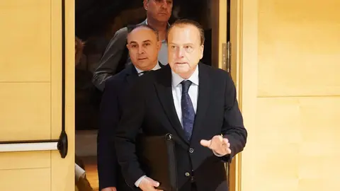 El presidente del Consejo de Cuentas de Castilla y León, Mario Amilivia, presenta en la Comisión de Economía y Hacienda el informe ‘Análisis del nivel de prestación y asistencia de la Diputación de León a los pequeños municipios, ejercicio 2019-2022’, así como el informe ‘Análisis del nivel de prestación y asistencia del Consejo Comarcal del Bierzo a los pequeños municipios, ejercicio 2019-2022’. Foto: Rubén Cacho.