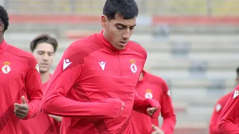 La Cultural ha regresado a los entrenamientos y este martes lo ha hecho con el nuevo balón 'de invierno'.