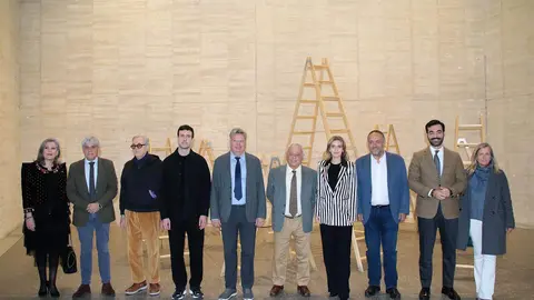 El consejero de Cultura, Turismo y Deporte, Gonzalo Santonja, presenta la exposición ‘Yoko Ono. Insound and Instructure’. Foto: Peio García