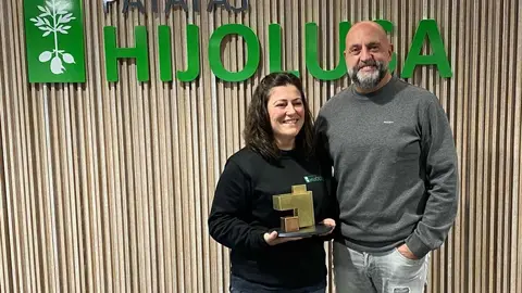 Patatas Hijolusa ha celebrado un emotivo acto de reconocimiento a cinco profesionales que cumplen una década de trayectoria en la empresa.