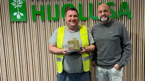 Patatas Hijolusa ha celebrado un emotivo acto de reconocimiento a cinco profesionales que cumplen una década de trayectoria en la empresa.