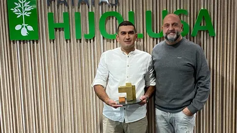 Patatas Hijolusa ha celebrado un emotivo acto de reconocimiento a cinco profesionales que cumplen una década de trayectoria en la empresa.