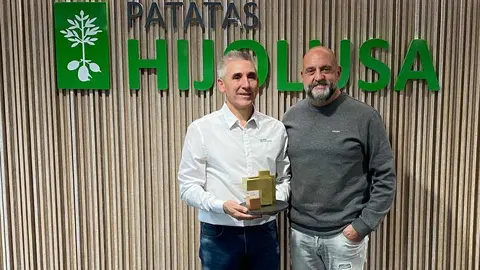 Patatas Hijolusa ha celebrado un emotivo acto de reconocimiento a cinco profesionales que cumplen una década de trayectoria en la empresa.