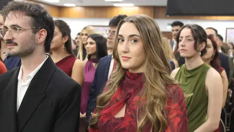 Económicas gradúa a 200 nuevos profesionales y les anima a impulsar el desarrollo económico. Foto: ULE