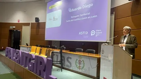 Iniciativa de STEM Talent Girl para fomentar mujeres líderes en ciencia y tecnología