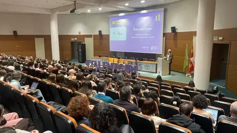 Iniciativa de STEM Talent Girl para fomentar mujeres líderes en ciencia y tecnología