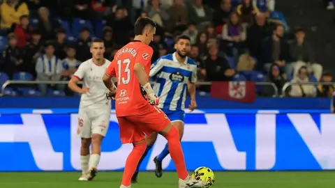 La Cultural paga muy caro dos errores ante el Deportivo. El equipo de Ziganda paga muy caro sus errores ante un rival de entidad.