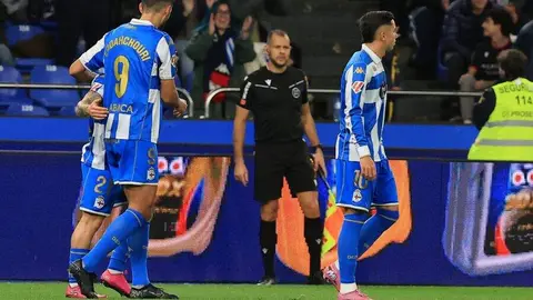 La Cultural paga muy caro dos errores ante el Deportivo. El equipo de Ziganda paga muy caro sus errores ante un rival de entidad.