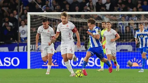 La Cultural paga muy caro dos errores ante el Deportivo. El equipo de Ziganda paga muy caro sus errores ante un rival de entidad.