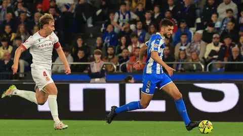 La Cultural paga muy caro dos errores ante el Deportivo. El equipo de Ziganda paga muy caro sus errores ante un rival de entidad.