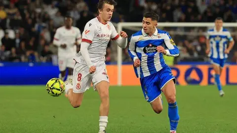 La Cultural paga muy caro dos errores ante el Deportivo. El equipo de Ziganda paga muy caro sus errores ante un rival de entidad.