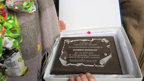 La localidad leonesa de Valverde de Curueño se vistió este sábado de gala para festejar los 100 de su 