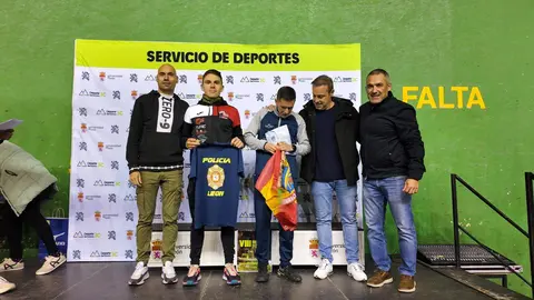 Una marea de 250 frontales ilumina León en una Urban Trail Universitaria de récord. Foto: ULE