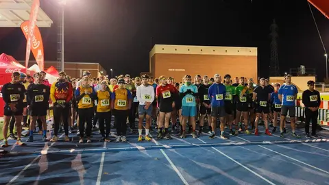 Una marea de 250 frontales ilumina León en una Urban Trail Universitaria de récord. Foto: ULE