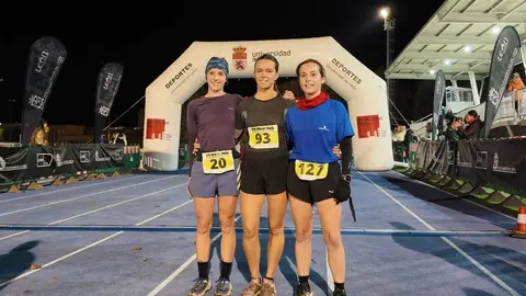 Una marea de 250 frontales ilumina León en una Urban Trail Universitaria de récord. Foto: ULE