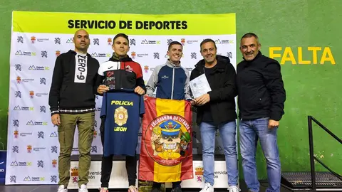 Una marea de 250 frontales ilumina León en una Urban Trail Universitaria de récord. Foto: ULE