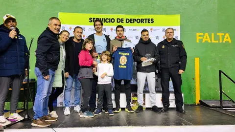 Una marea de 250 frontales ilumina León en una Urban Trail Universitaria de récord. Foto: ULE