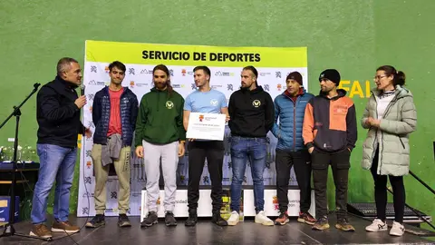 Una marea de 250 frontales ilumina León en una Urban Trail Universitaria de récord. Foto: ULE