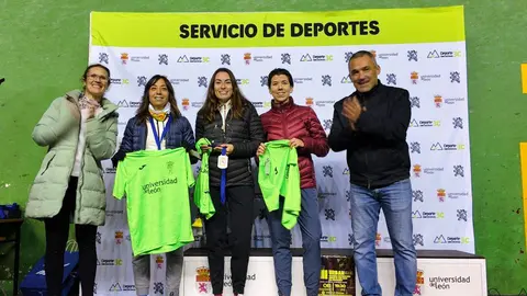 Una marea de 250 frontales ilumina León en una Urban Trail Universitaria de récord. Foto: ULE