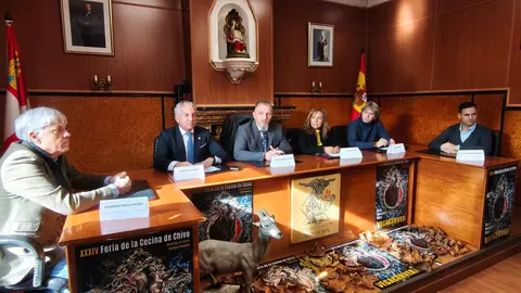 El delegado territorial de la Junta en León, Eduardo Diego, en la Feria de la Cecina de Chivo este domingo en Vegacervera. Foto: JCyL