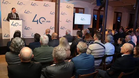 Incosa celebra 40 años de innovación y crecimiento en una gran gala en el Museo Casa Botines de León con asistencia de autoridades, trabajadores y colaboradores.