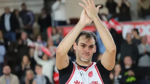 La Cultural se lleva el derbi con una gran remontada final ante un Palacio entregado (99-93). El Clínica Ponferrada arrancó mejor ante una Cultural que guardó los mejores minutos para el final y logra salir del fondo de la tabla. Fotos: Isaac Llamazares