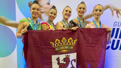El Club Ritmo ha llevado una vez más la bandera de León al podio en el Torneo Internacional Guimagym Cup de Guimarães, Portugal. Las gimnastas del club leonés subieron 19 veces al podio, destacando el alto nivel de la cantera leonesa.