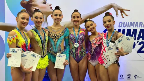 El Club Ritmo ha llevado una vez más la bandera de León al podio en el Torneo Internacional Guimagym Cup de Guimarães, Portugal. Las gimnastas del club leonés subieron 19 veces al podio, destacando el alto nivel de la cantera leonesa.