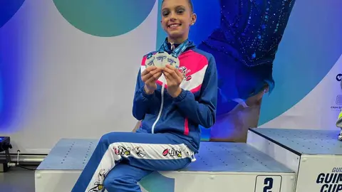 El Club Ritmo ha llevado una vez más la bandera de León al podio en el Torneo Internacional Guimagym Cup de Guimarães, Portugal. Las gimnastas del club leonés subieron 19 veces al podio, destacando el alto nivel de la cantera leonesa.