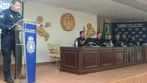 El Subdelegado del Gobierno en León, Héctor Aláiz Moretón, ha inaugurado hoy en la Universidad de León la charla formativa “Delitos de odio en el ámbito deportivo”, una iniciativa organizada por la Policía Nacional en colaboración con la Real Federación de Castilla y León de Fútbol y la propia institución académica.