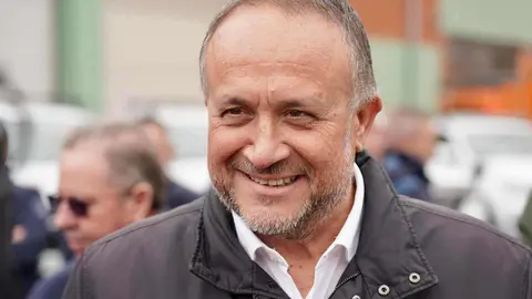 El presidente de la Diputación de León, Gerardo Álvarez Courel, y el vicepresidente, Roberto Aller, presentan el Plan de Vialidad Invernal 25/26