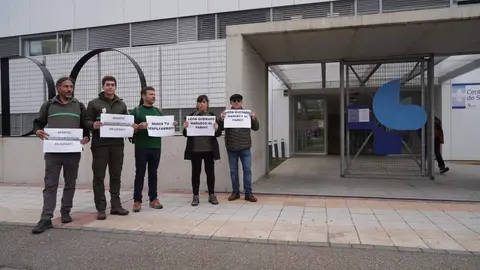 El presidente de la Junta, Alfonso Fernández Mañueco, visitó este martes la Unidad de Afrontamiento Activo del Dolor Crónico del Centro de Salud El Ejido de la capital leonesa. Foto: Campillo