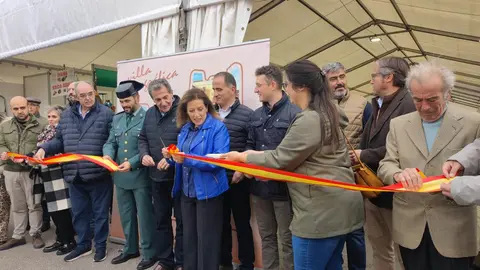 Mansilla de las Mulas revive su tradición con la Feria de San Martín. La histórica cita agroganadera reúne a miles de visitantes, cerca de 40 expositores y las VI Jornadas del Bacalao, consolidándose como el gran referente ferial de la provincia leonesa.