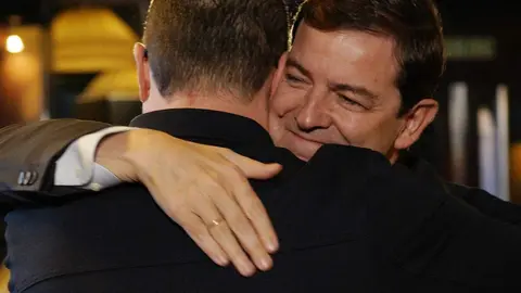 El presidente del PP de Castilla y León, Alfonso Fernández Mañueco, clausura un acto con alcaldes y portavoces de la formación ‘popular’ en El Bierzo. Foto: César Sánchez
