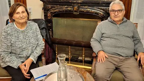 La Casa de León celebró una nueva edición de su ciclo Conversaciones en la Casa, que tuvo como invitado al escritor José Antonio Llamas Fernández, una de las voces más reconocidas de la literatura leonesa contemporánea.