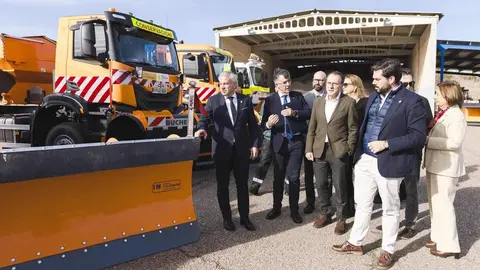 El delegado del Gobierno en Castilla y León, Nicanor Sen, preside en Dueñas (Palencia) la Comisión Coordinadora de la Campaña de Vialidad Invernal 2026-2026 en la Red de Carreteras del Estado. Fotos: Lucía Burón Cabrero