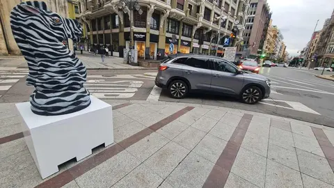 En pleno centro de León, una figura gigante de un caballo que, de manera original, se quería convertir en una 