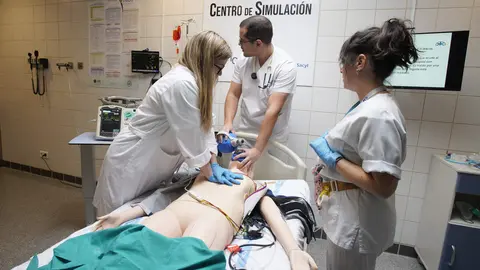 Presentación del Centro de Simulación de la Gasbi del Hospital El Bierzo. Foto: César Sánchez.