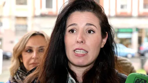 La diputada y portavoz nacional de emergencia demográfica y políticas sociales de Vox, Rocío de Meer, visita León y ofrece una rueda de prensa. Foto: Campillo.