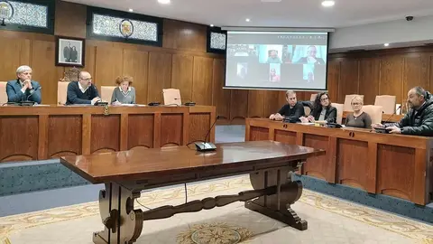 El alcalde de Ponferrada, Marco Morala, informó este viernes de la celebración de una nueva reunión del Centro de Coordinación Operativa Municipal (CECOP), en la que participaron representantes de la Administración del Estado, la Junta de Castilla y León, la Diputación de León y el propio Ayuntamiento de Ponferrada.