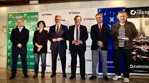 La Fundación MonteLeón celebra la tercera edición de su encuentro con las entregas de premios de los tres certámenes literarios y de su joven certamen artístico de acuarela. Acude el presidente de las Cortes de Castilla y León, Carlos Pollán. Foto: Campillo.